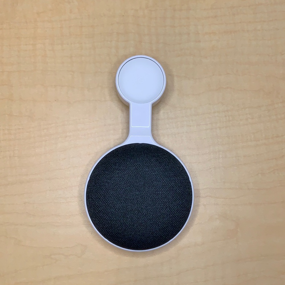 Google home mini w/ plug mount